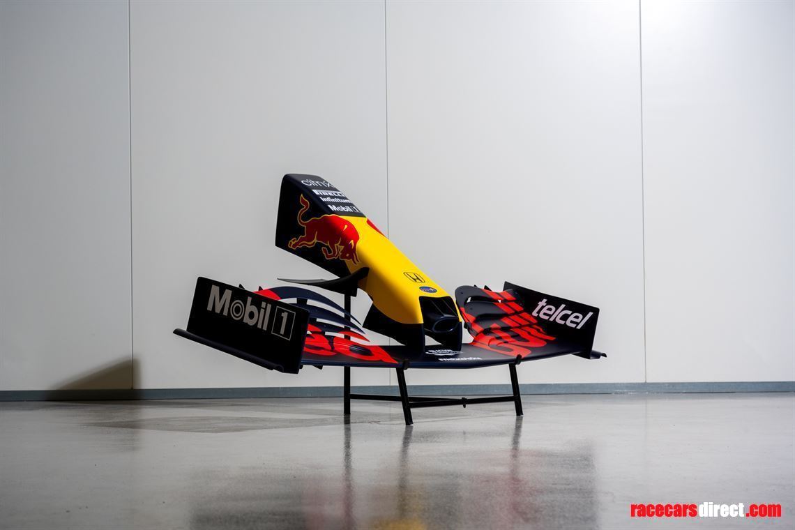 red-bull-f1-rb16b-display-nose-panel