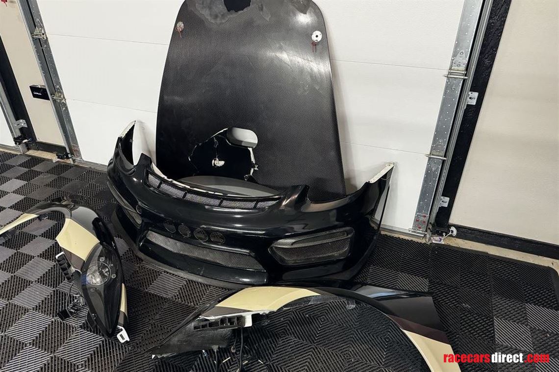 porsche-981-cayman-gt4-clubsport-manthey-raci