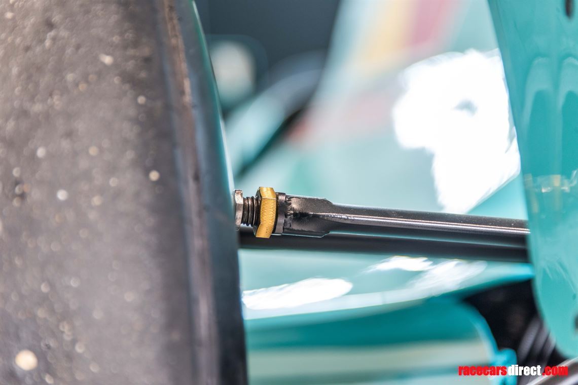 sold-f1-leyton-house-march-cg891-full-running