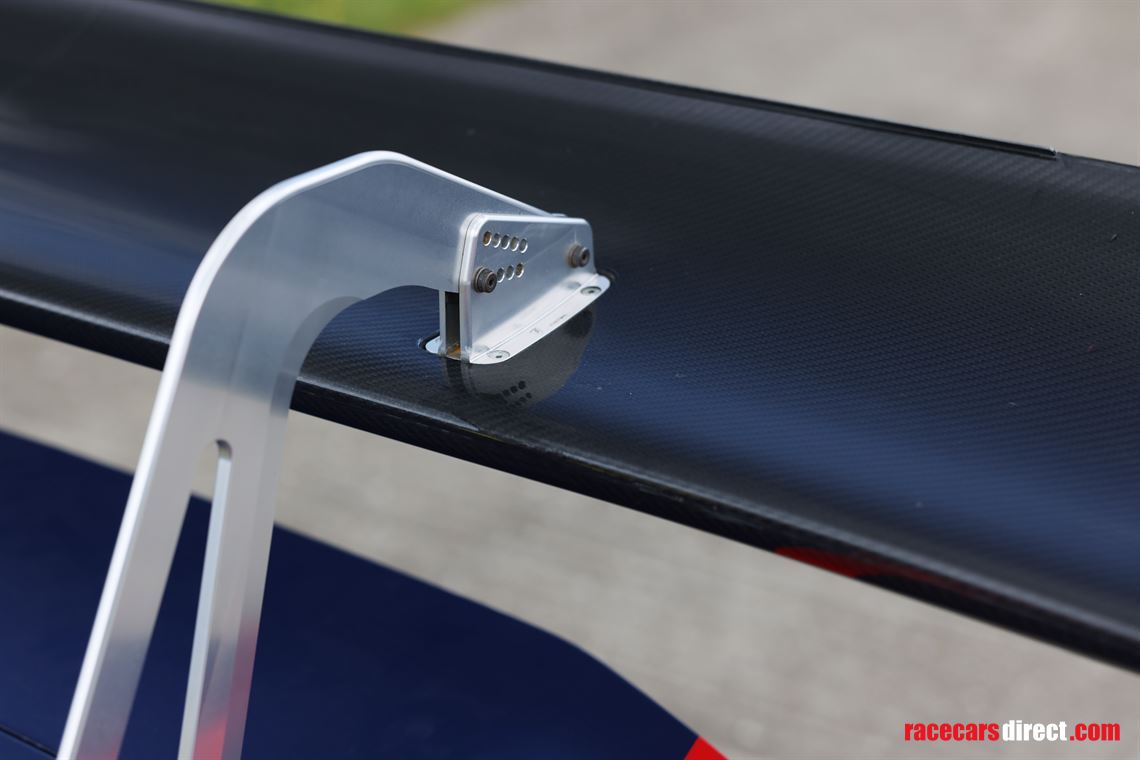 lamborghini-huracan-gt3-evo-2022---215000-no