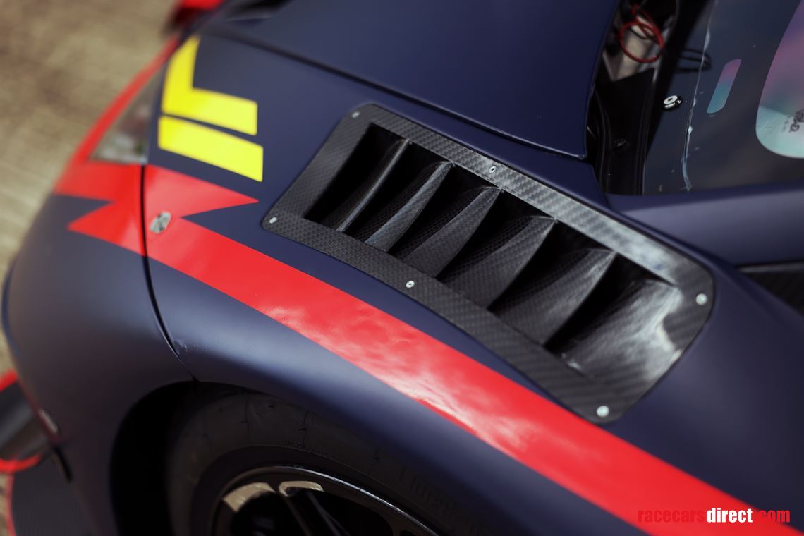 lamborghini-huracan-gt3-evo-2022---215000-no