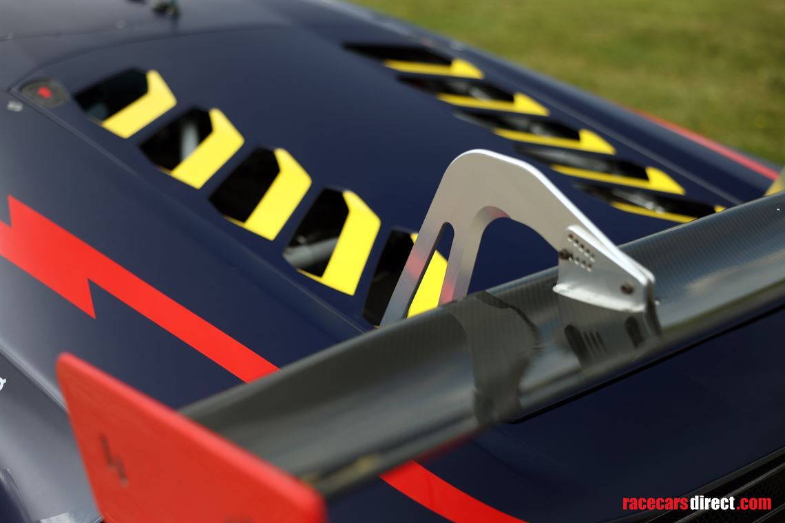 lamborghini-huracan-gt3-evo-2022---215000-no