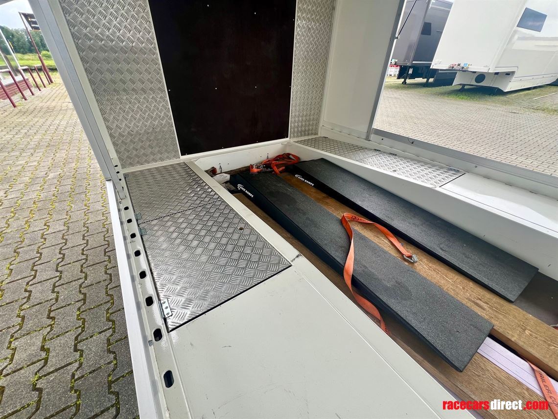 sold-turatello-race-shuttle