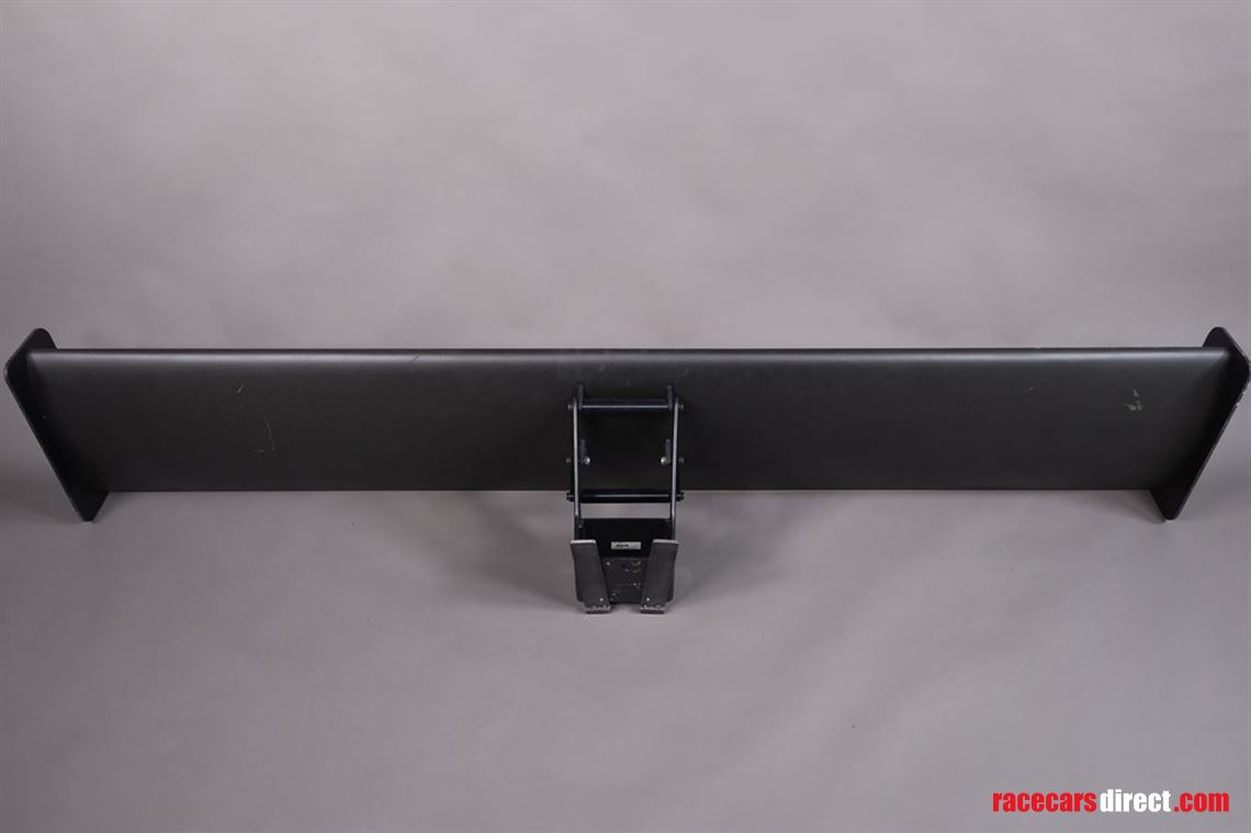 carbon-rear-wing-sports-race-car-group-c