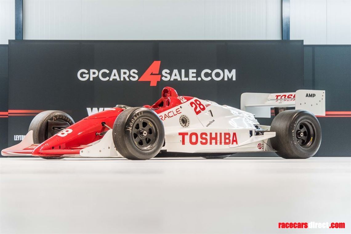 indy-car-lola-t8900-running-car