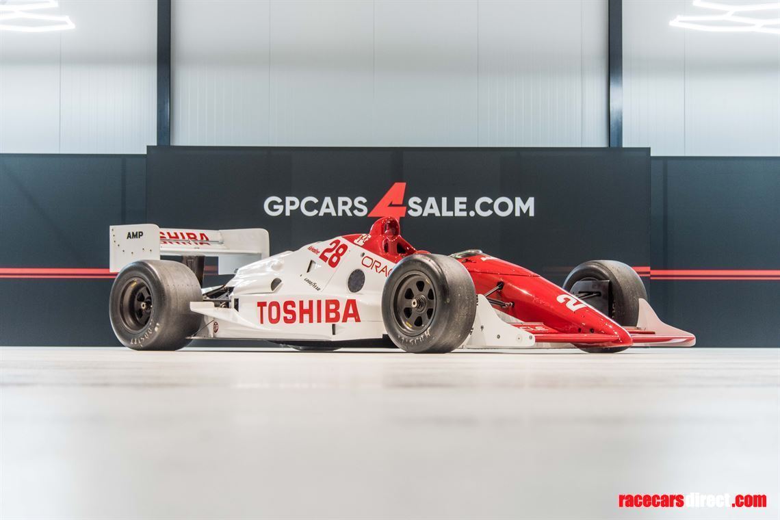 indy-car-lola-t8900-running-car