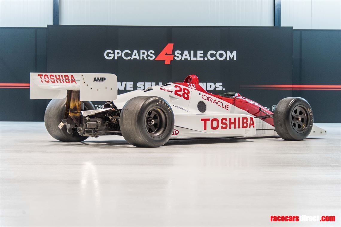 indy-car-lola-t8900-running-car