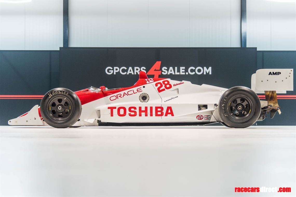 indy-car-lola-t8900-running-car