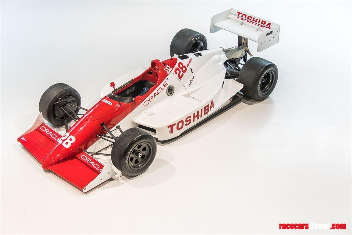 indy-car-lola-t8900-running-car