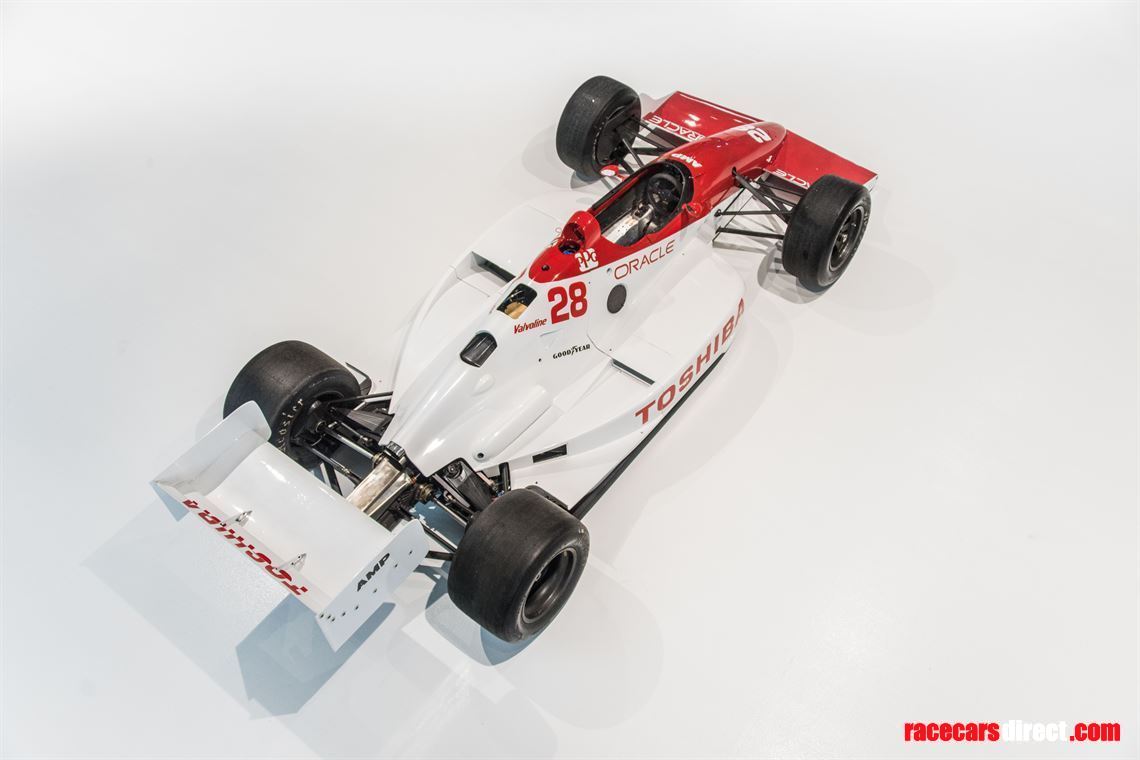 indy-car-lola-t8900-running-car