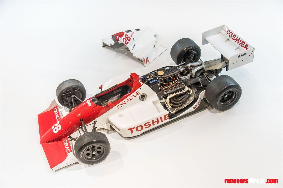 indy-car-lola-t8900-running-car