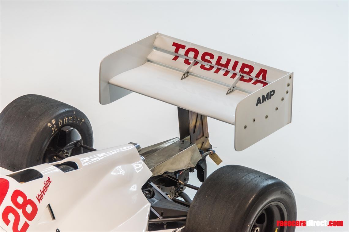 indy-car-lola-t8900-running-car