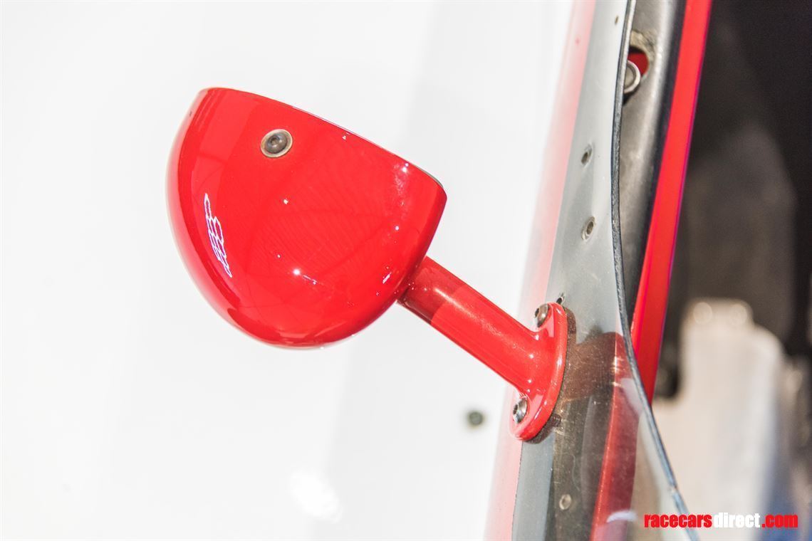 indy-car-lola-t8900-running-car