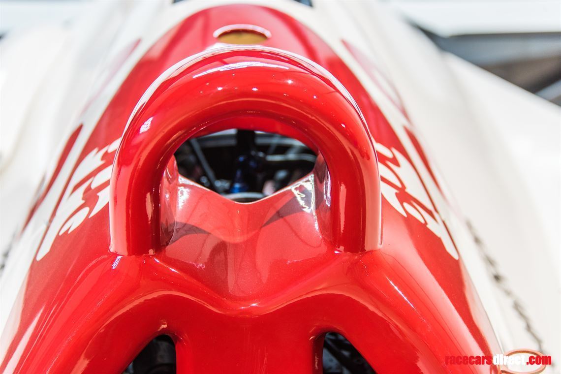 indy-car-lola-t8900-running-car