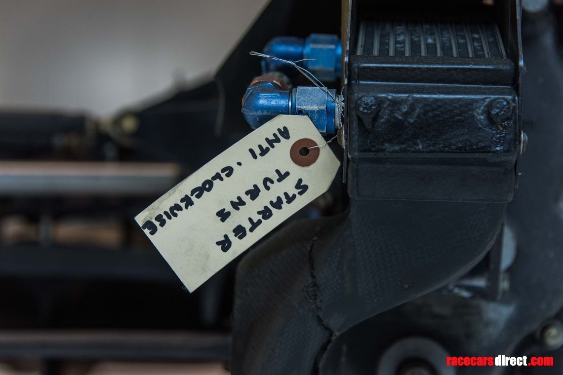 indy-car-lola-t8900-running-car