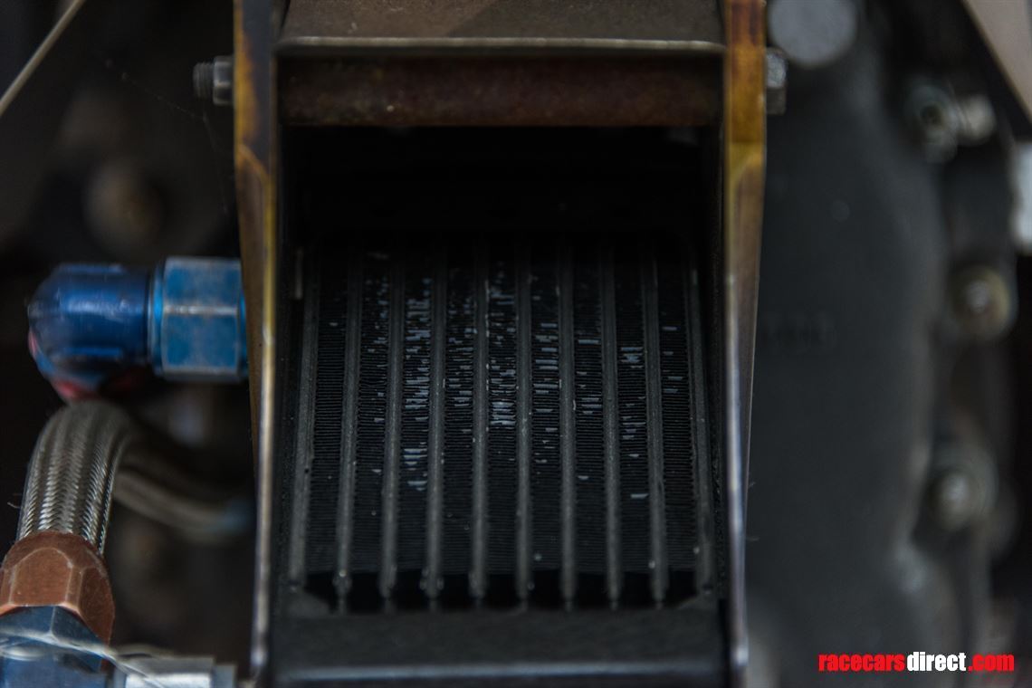 indy-car-lola-t8900-running-car