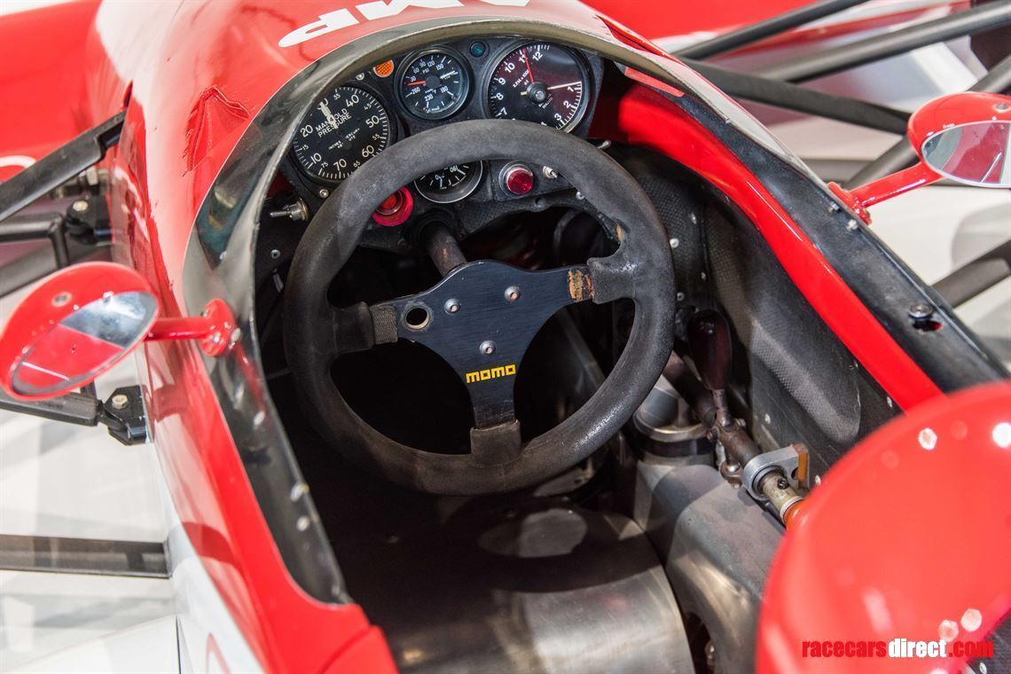 indy-car-lola-t8900-running-car
