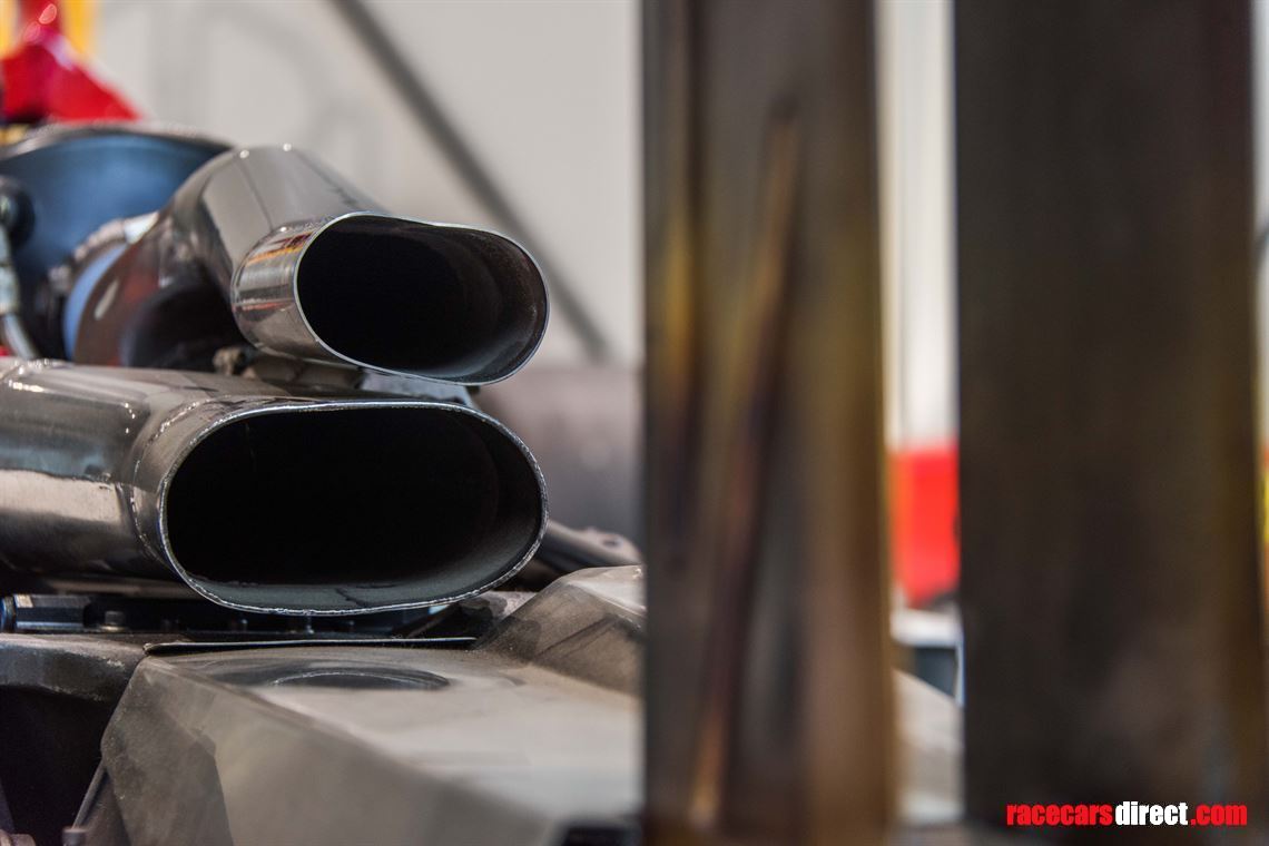 indy-car-lola-t8900-running-car