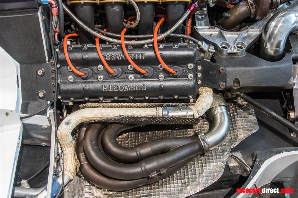 indy-car-lola-t8900-running-car