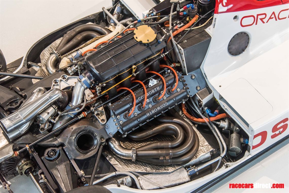 indy-car-lola-t8900-running-car