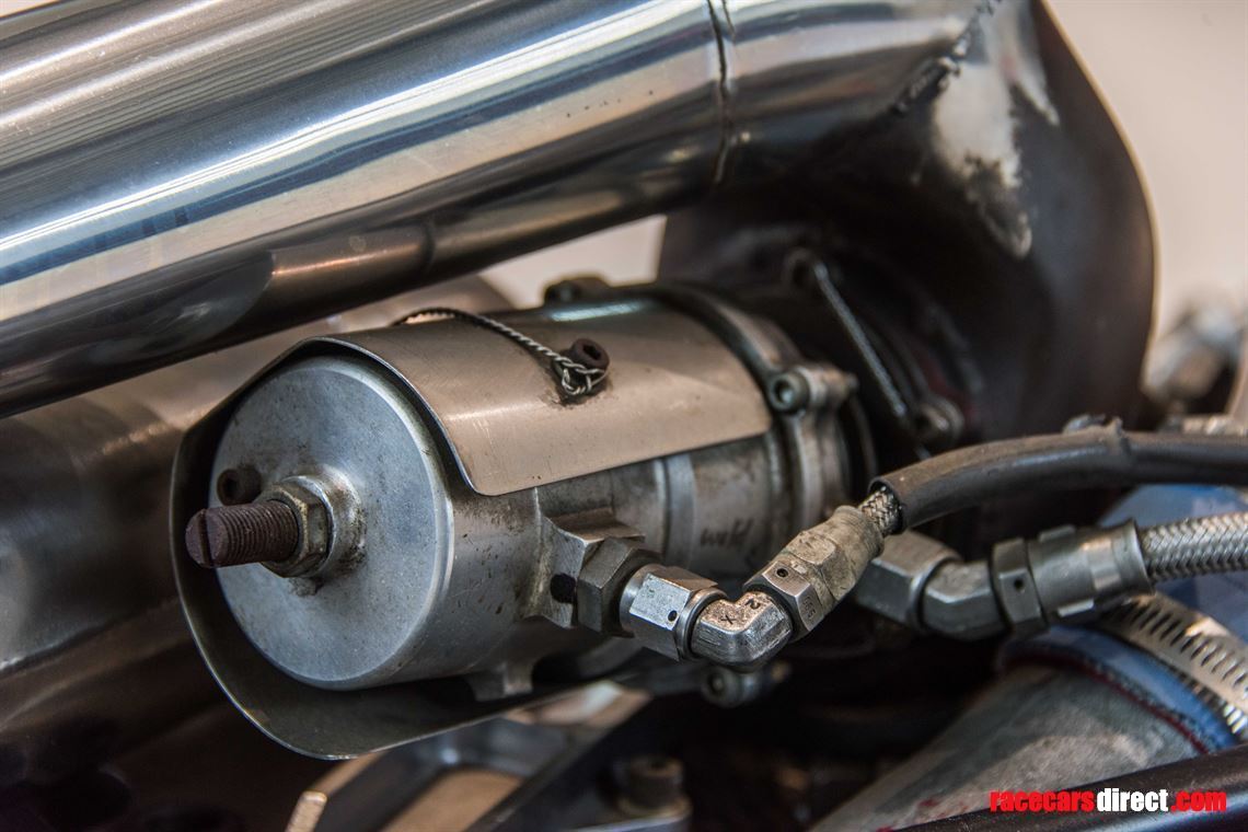 indy-car-lola-t8900-running-car