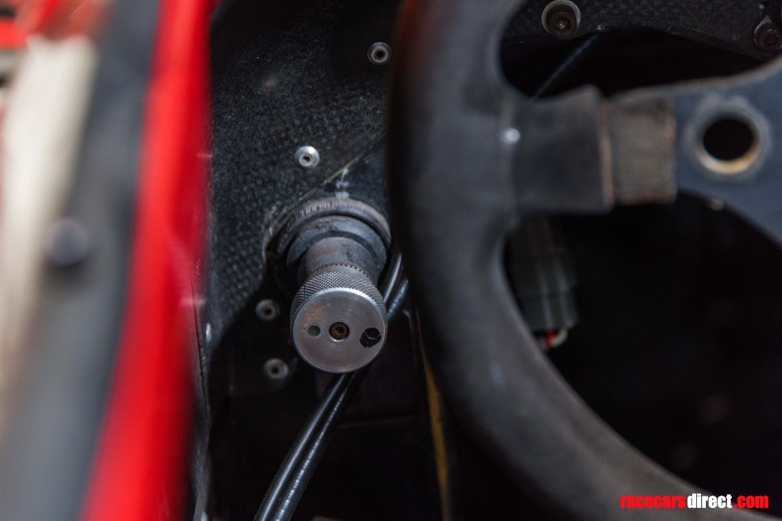 indy-car-lola-t8900-running-car