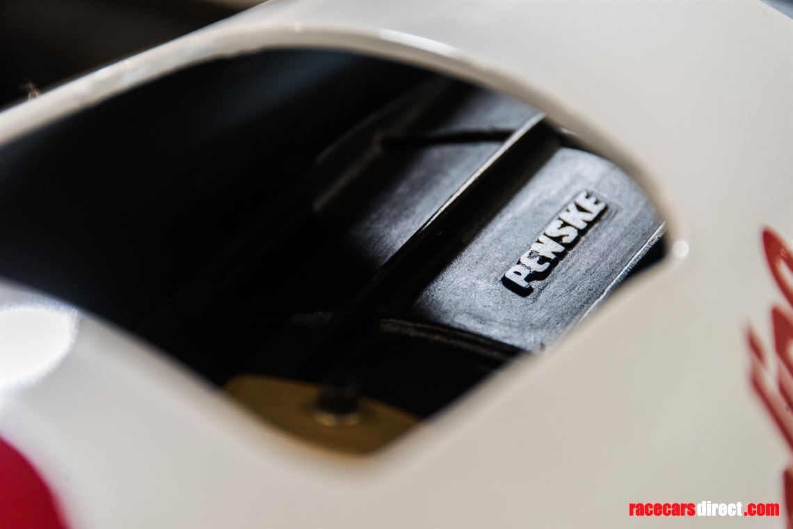 indy-car-lola-t8900-running-car