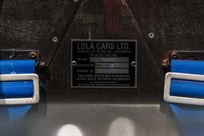 indy-car-lola-t8900-running-car