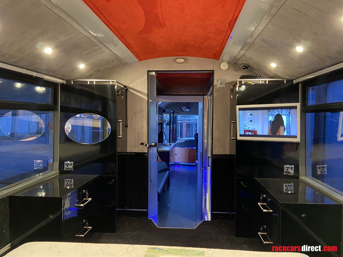 man-evolution-luxury-coach-9x3-mtr-awning-onl