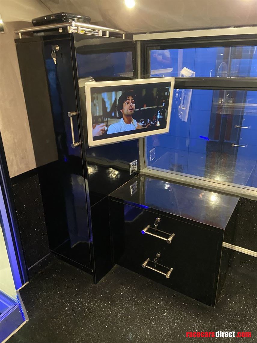 man-evolution-luxury-coach-9x3-mtr-awning-onl