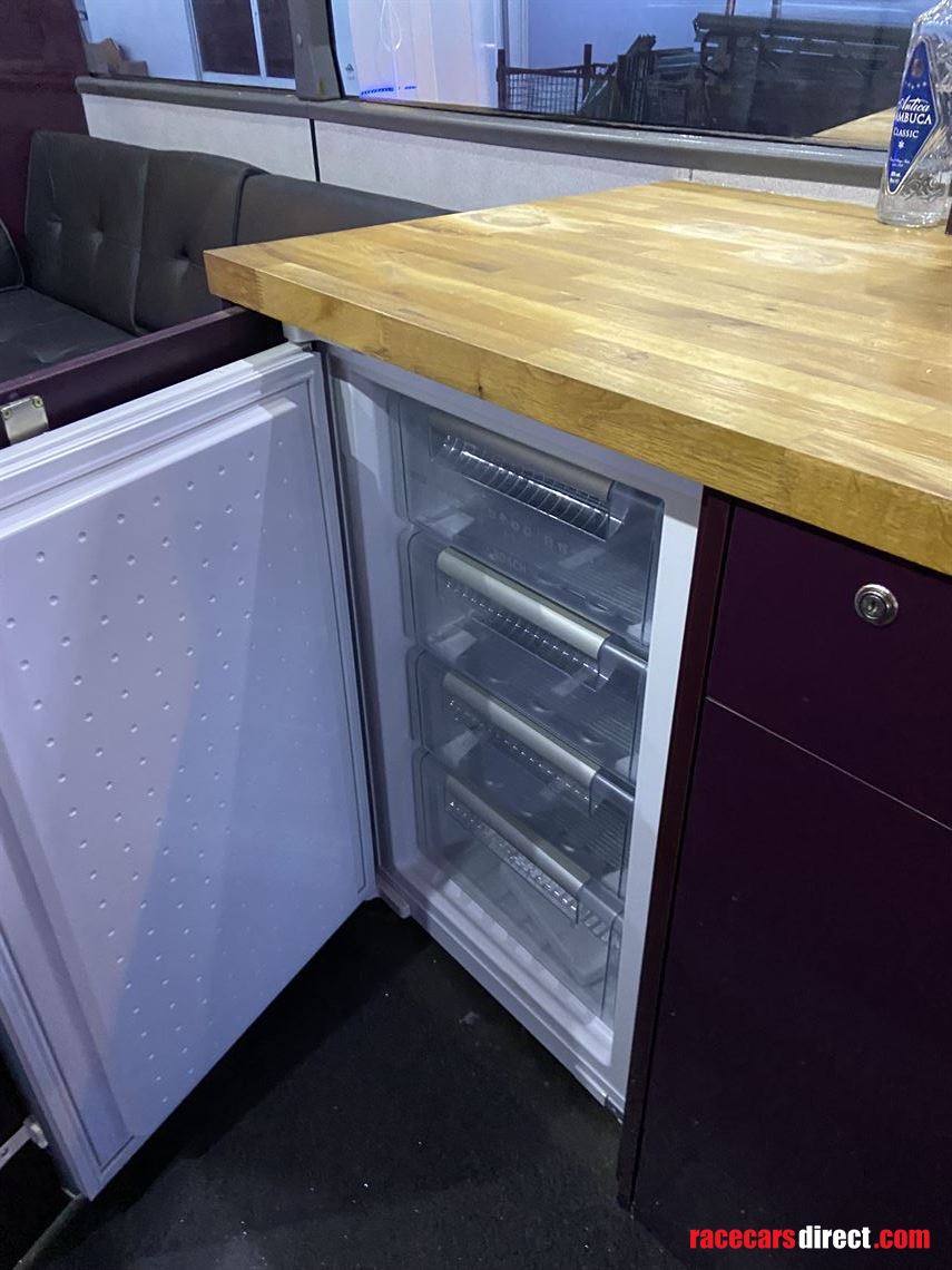 man-evolution-luxury-coach-9x3-mtr-awning-onl