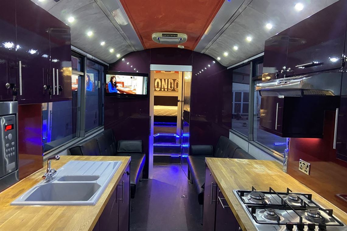 man-evolution-luxury-coach-9x3-mtr-awning-onl