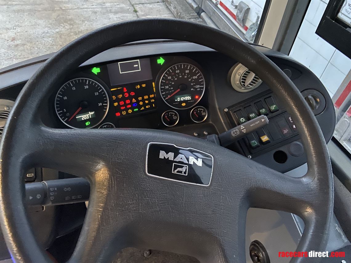 man-evolution-luxury-coach-9x3-mtr-awning-onl