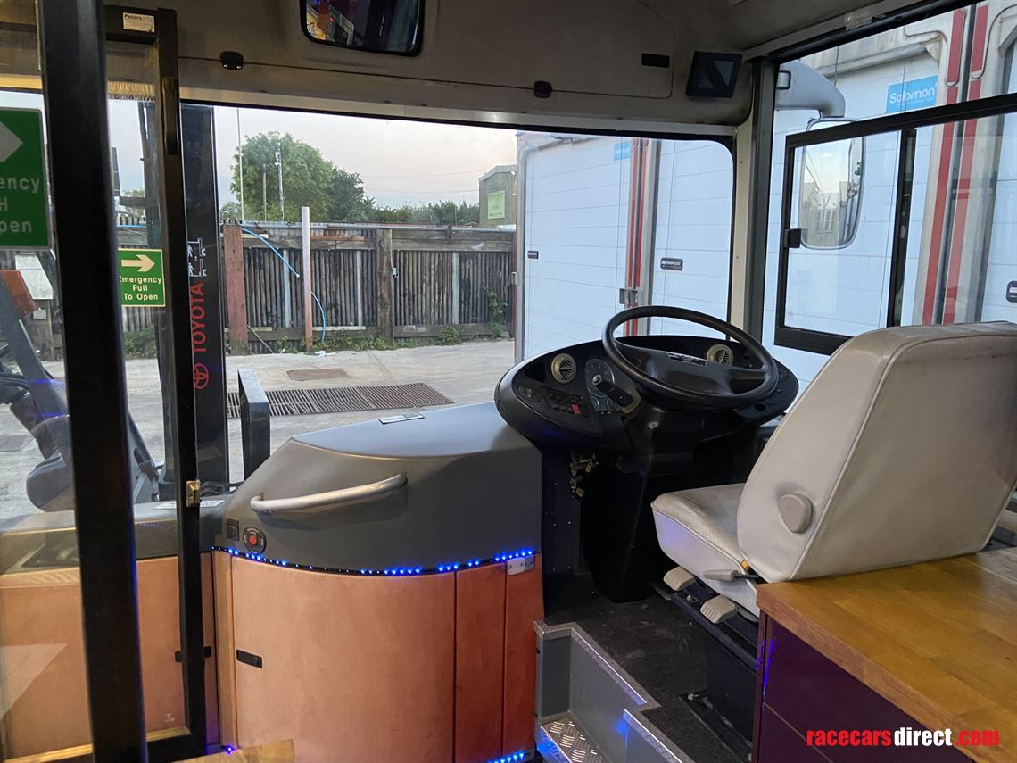 man-evolution-luxury-coach-9x3-mtr-awning-onl