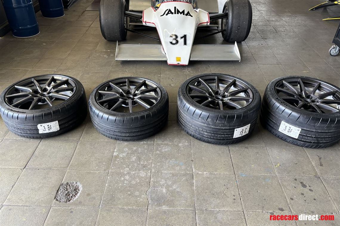 brand-new-ferrari-488-pista-carbon-wheels-and