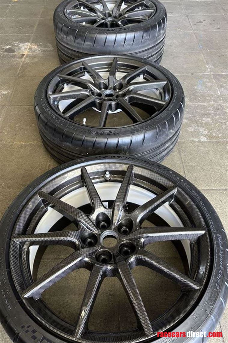 brand-new-ferrari-488-pista-carbon-wheels-and