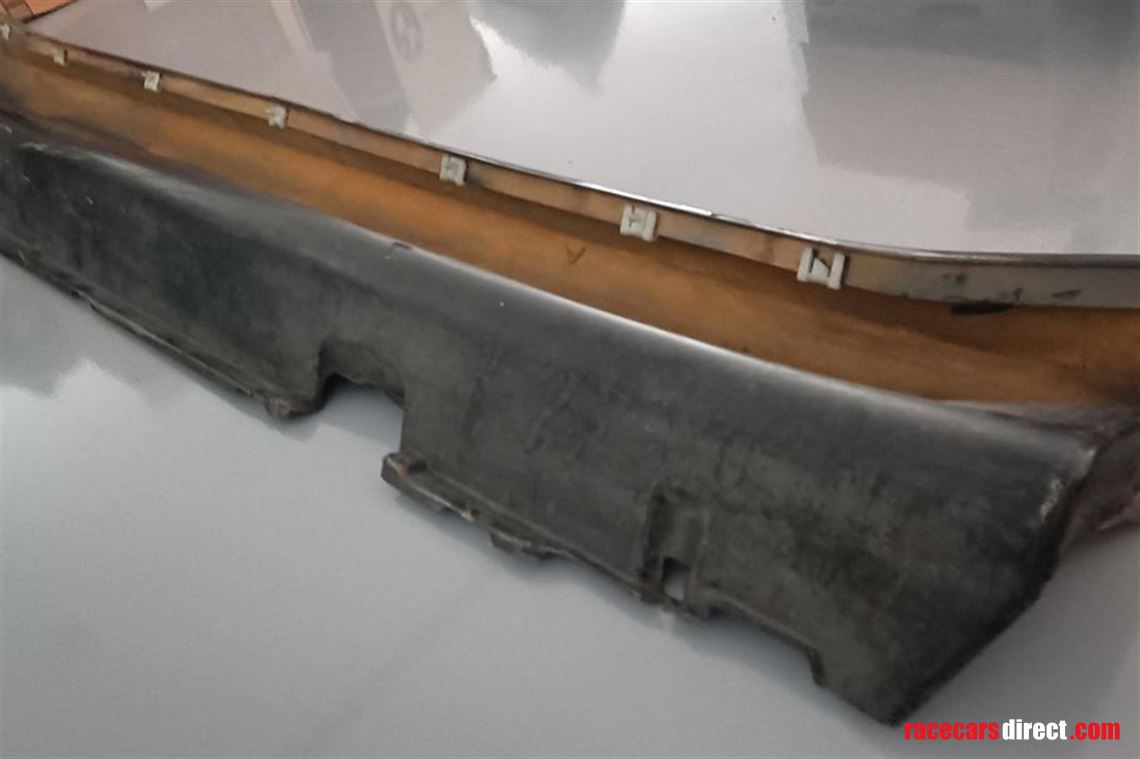 bmw-e30-m3-body-side-skirts-schweller-oem-517