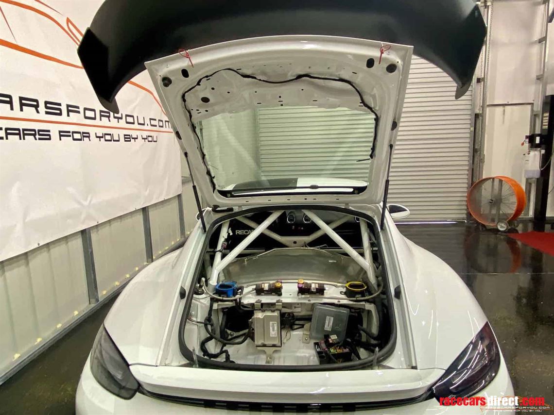 porsche-718-gt4-clubsport-competition