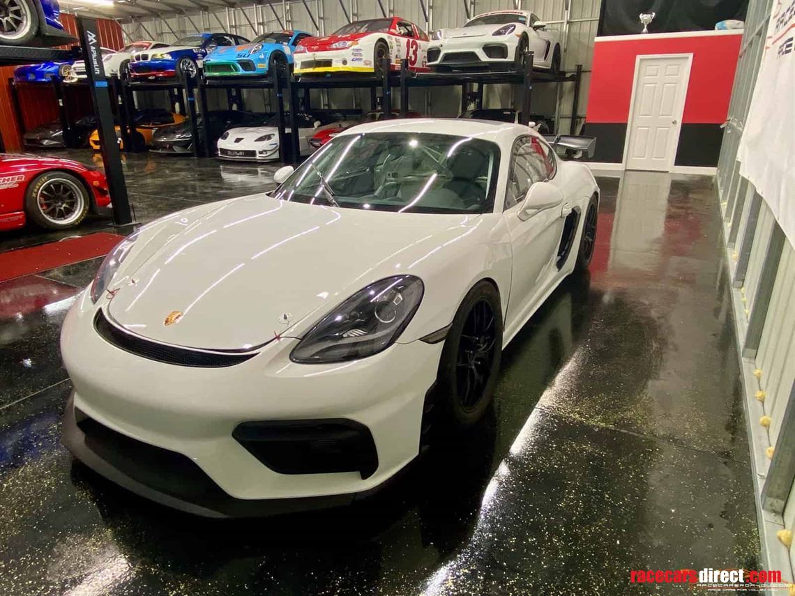 porsche-718-gt4-clubsport-competition