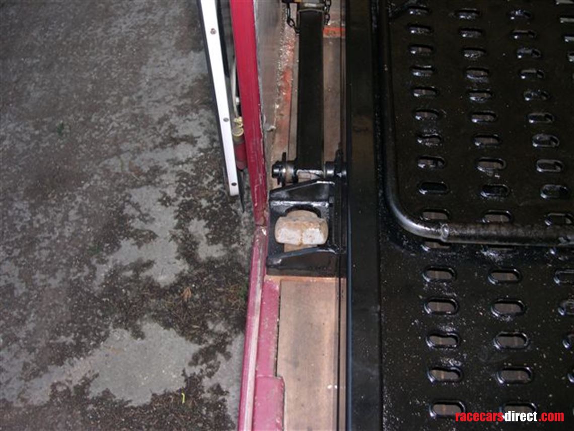 car-vehicle-transporter-artic-tri-axle-traile