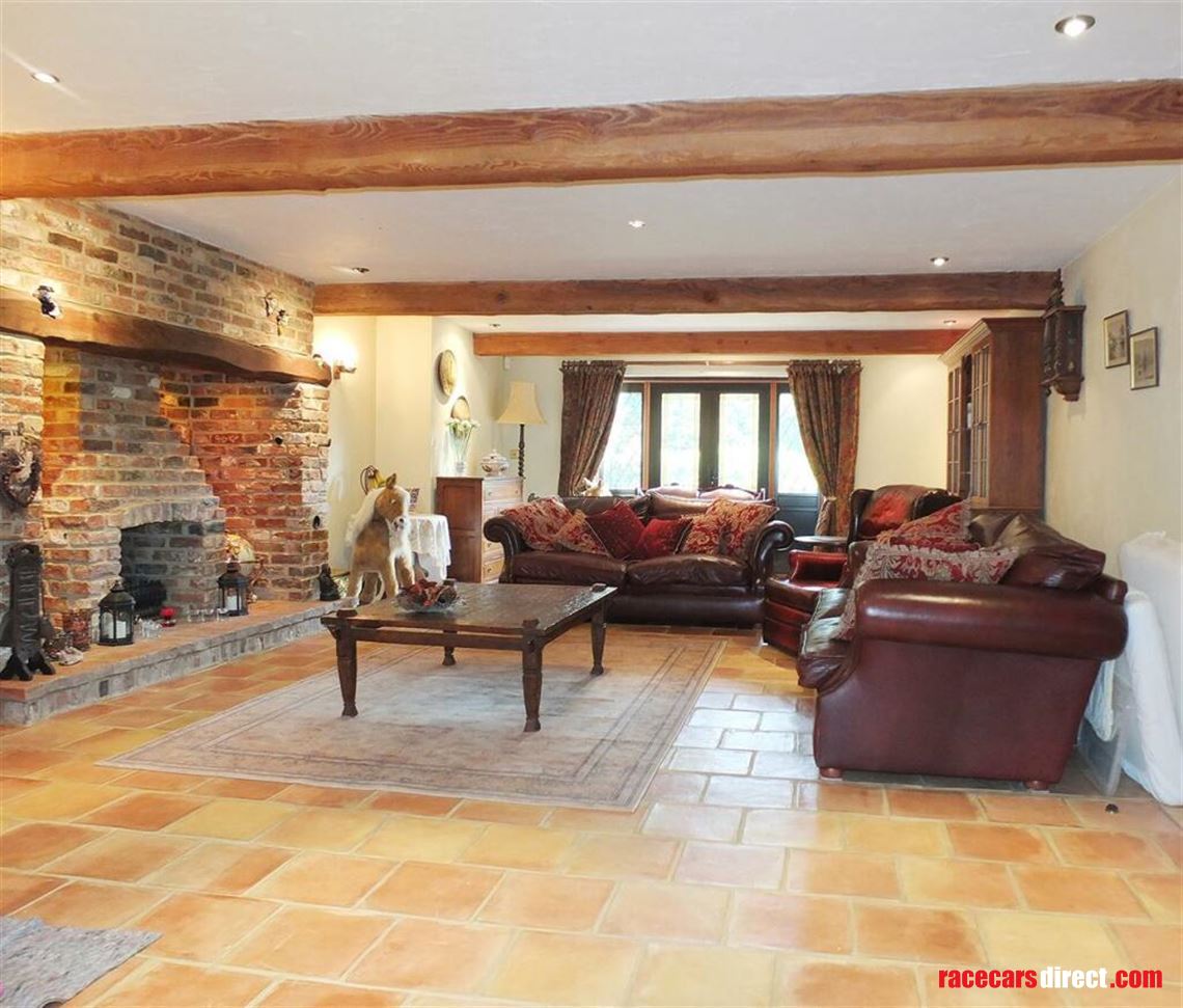 5-bed-house-with-workshops-storage-hgv-access