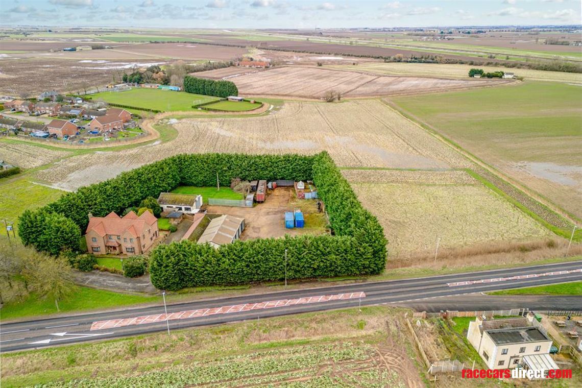 5-bed-house-with-workshops-storage-hgv-access