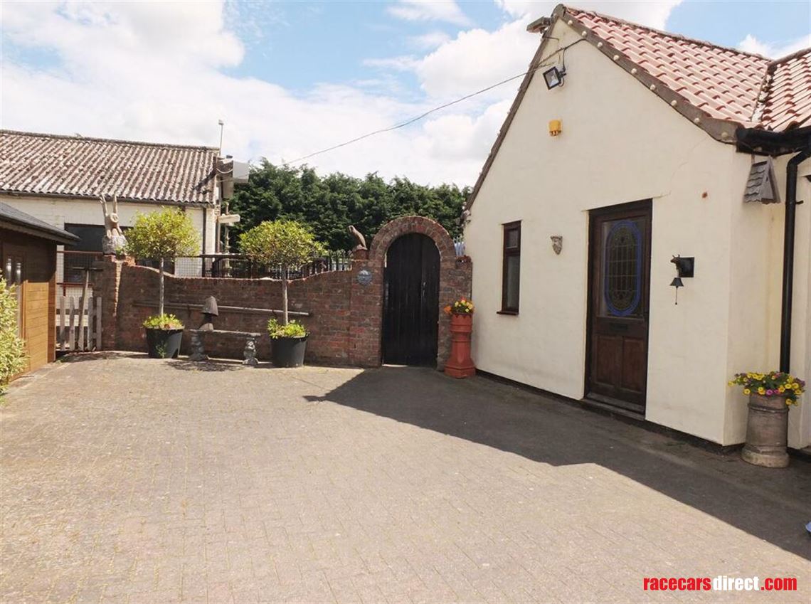 5-bed-house-with-workshops-storage-hgv-access