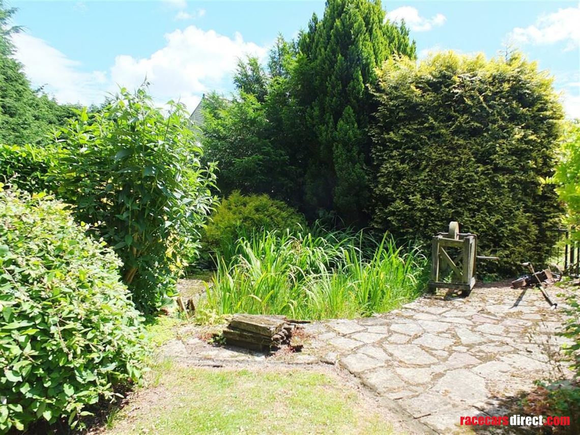 5-bed-house-with-workshops-storage-hgv-access