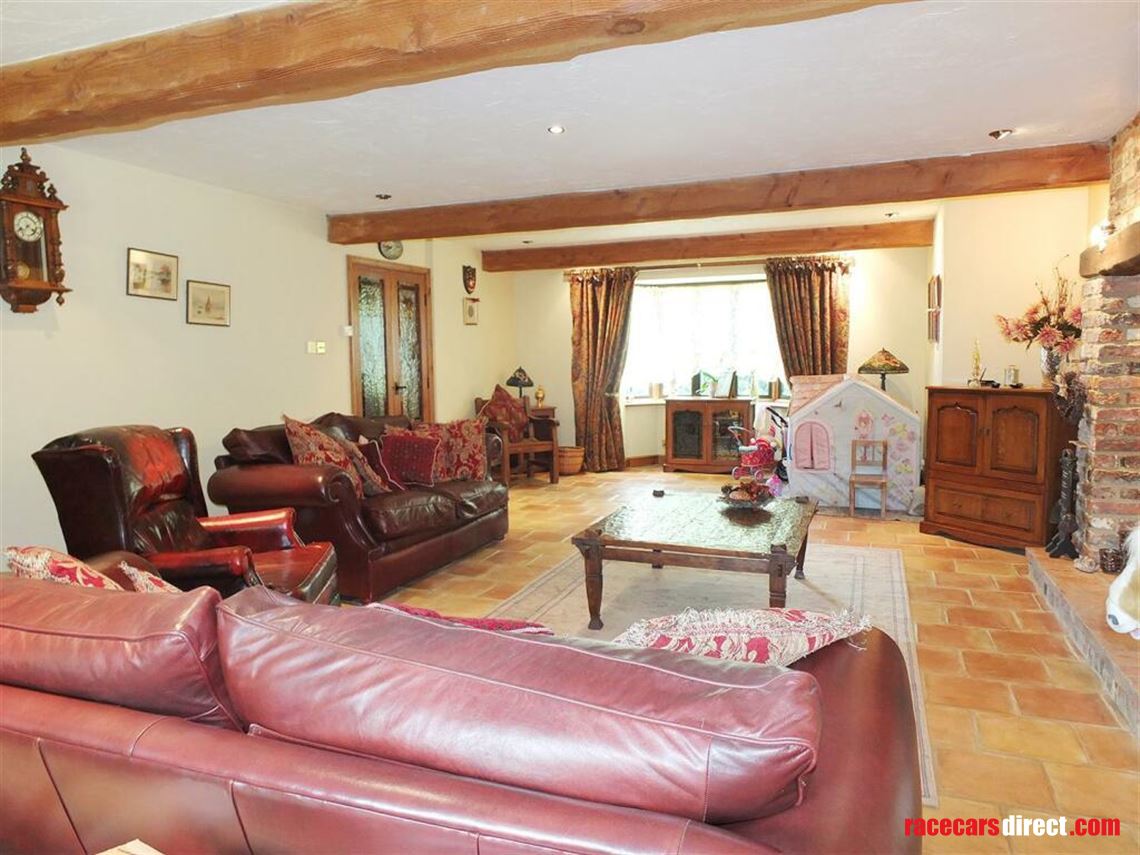 5-bed-house-with-workshops-storage-hgv-access