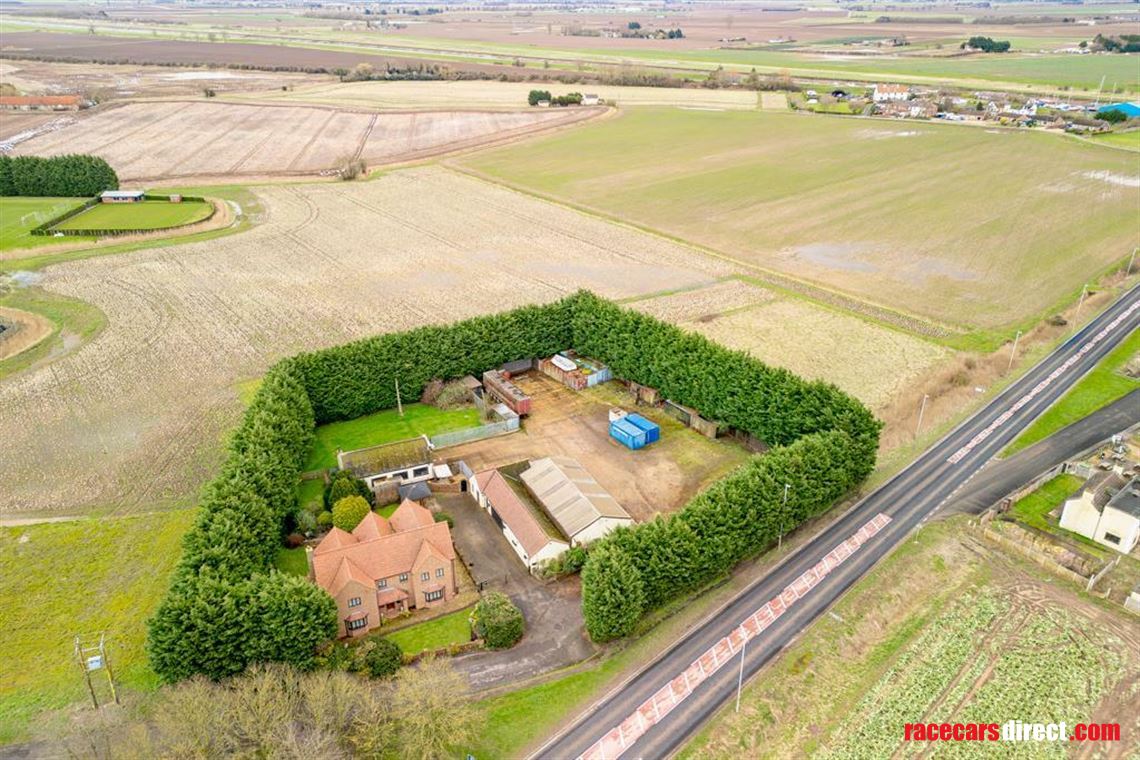 5-bed-house-with-workshops-storage-hgv-access