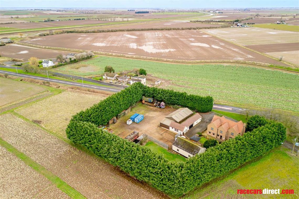 5-bed-house-with-workshops-storage-hgv-access