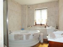 5-bed-house-with-workshops-storage-hgv-access