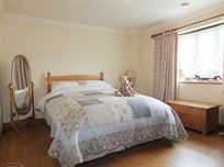 5-bed-house-with-workshops-storage-hgv-access