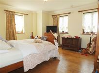 5-bed-house-with-workshops-storage-hgv-access